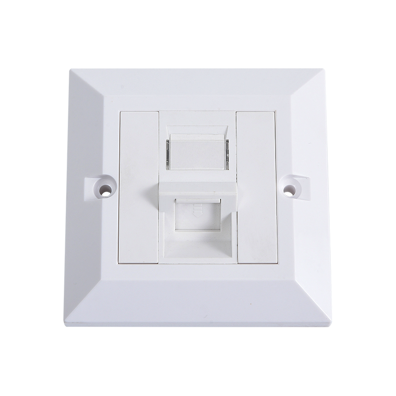 SMT-4306-86X-1X 1-портовая лицевая панель со скошенной рамкой 45°, тип UK